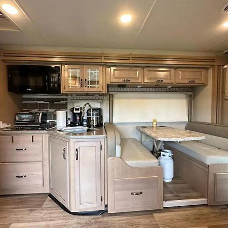Private Cozy R/V , For Your Enjoyment Tamiami Bagian luar foto