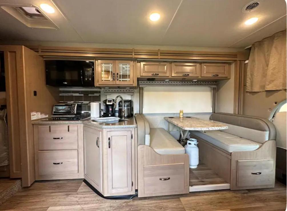 Private Cozy R/V , For Your Enjoyment Tamiami Bagian luar foto
